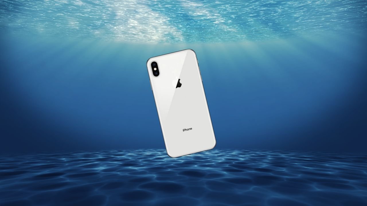 Immediate Steps When Your Phone Falls in Water